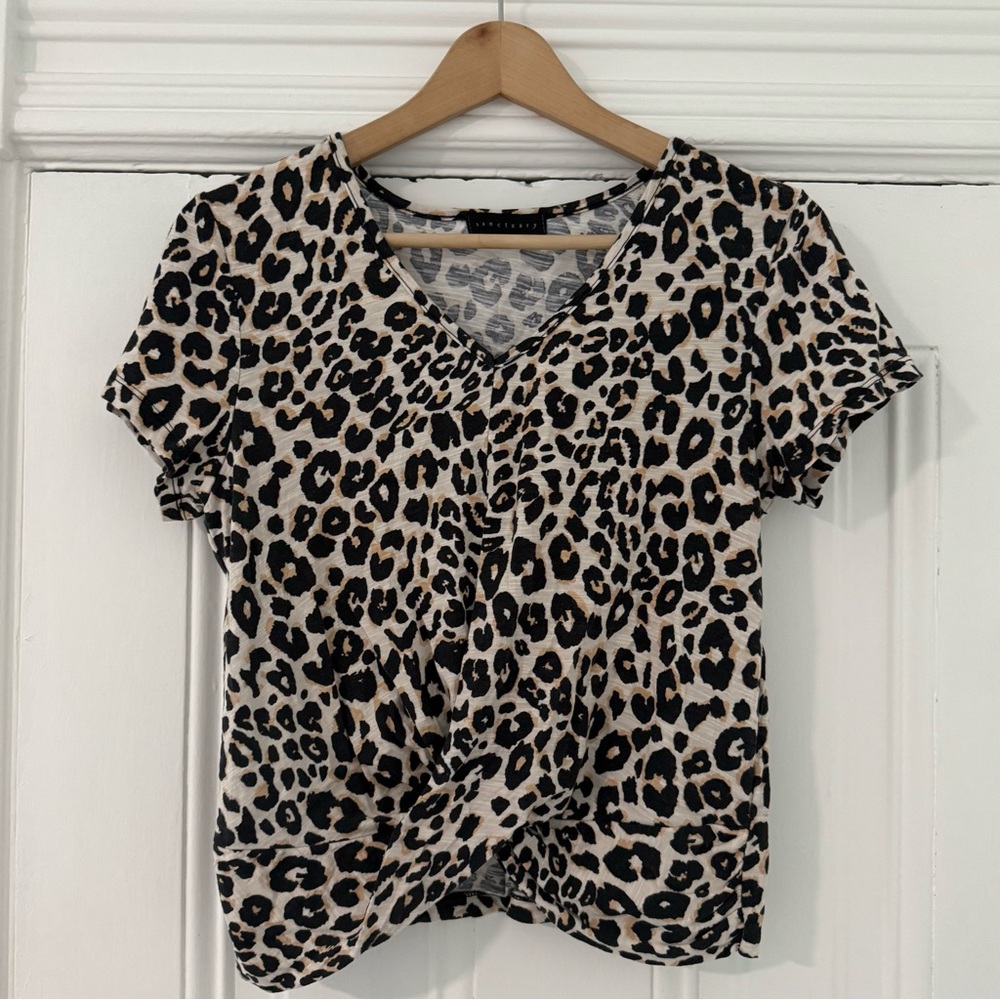 🦊 Sanctuary Leopard Print V-Neck Top